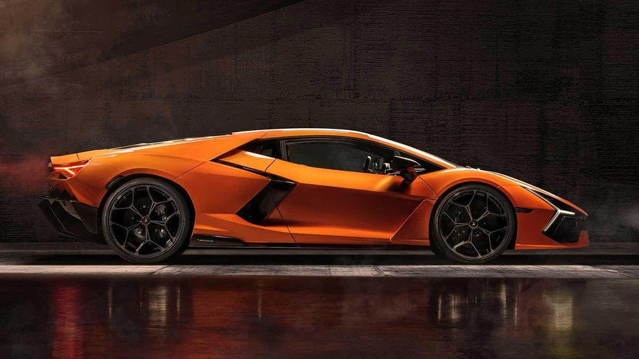 Lamborghini Revuelto LB744, el sucesor del Aventador al descubierto