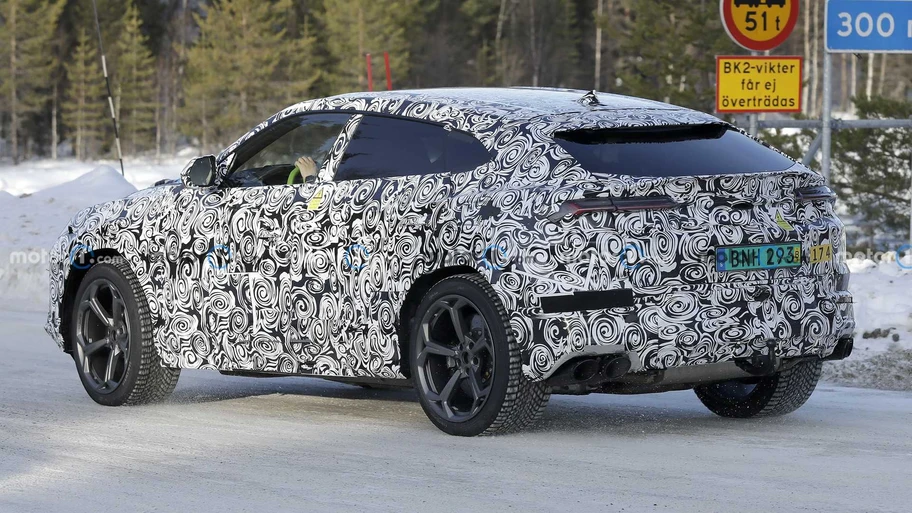 Lamborghini podría compartir con Porsche un tren motriz electrificado para el Urus